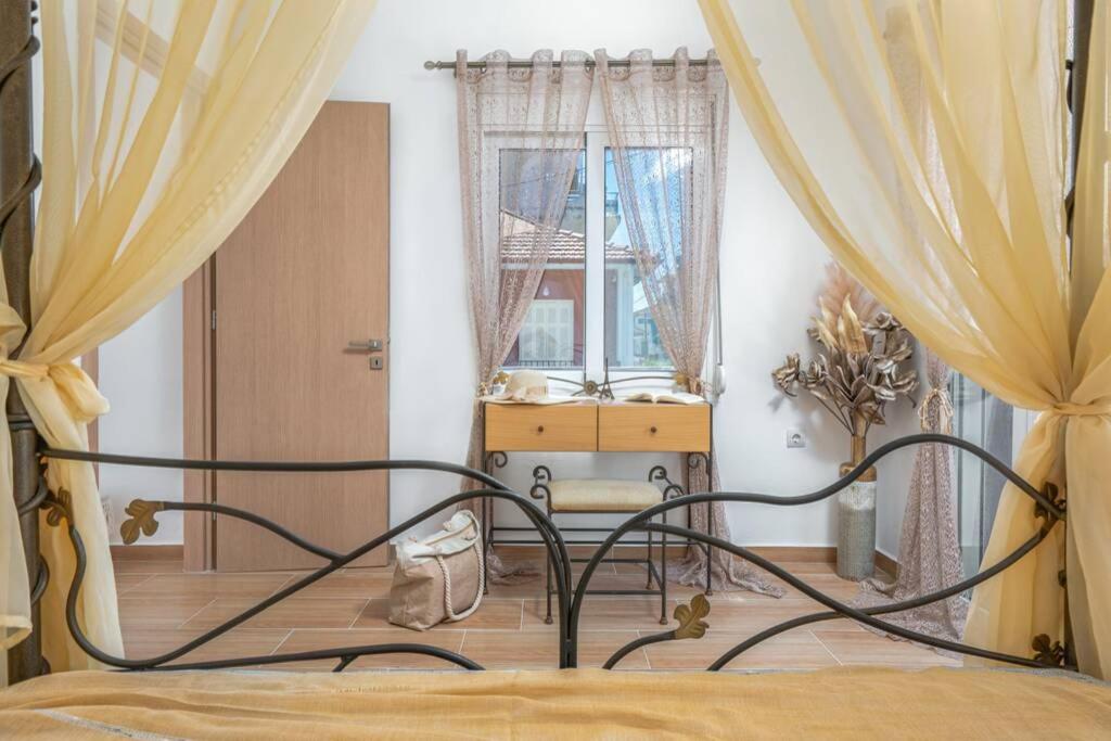 Dennis City Center Elegant Apartment Zakynthos Town Luaran gambar