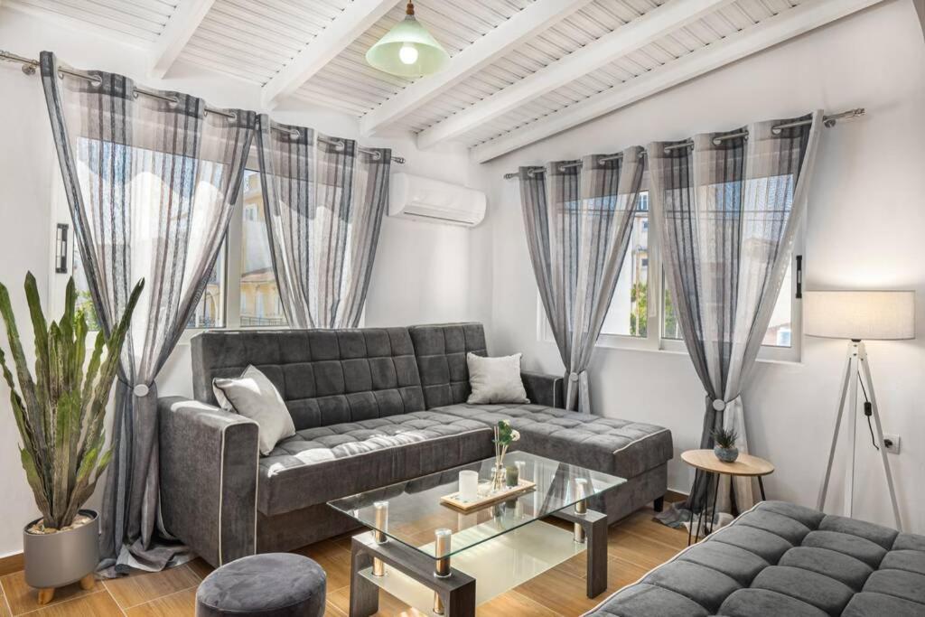 Dennis City Center Elegant Apartment Zakynthos Town Luaran gambar
