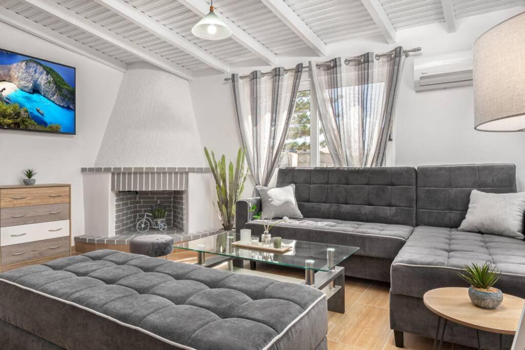 Dennis City Center Elegant Apartment Zakynthos Town Luaran gambar