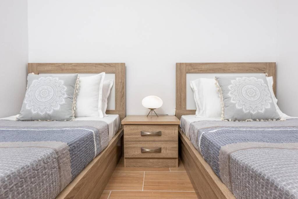 Dennis City Center Elegant Apartment Zakynthos Town Luaran gambar